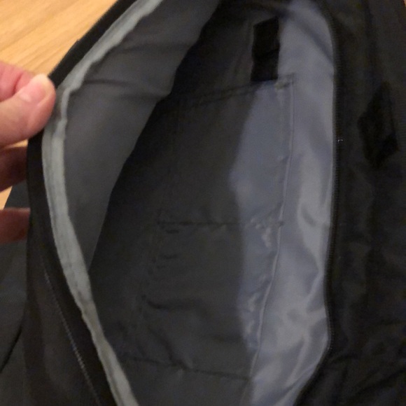 Amazon basics computer bag - Picture 4 of 4